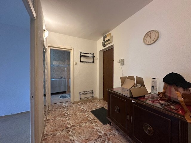 Pasaj Doamna Ghica, chiar pe Aleea Sinaia, bloc 1978, decomandat